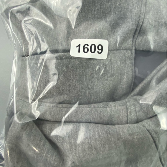 NIKE dri fit gray athletic athleisure sweatshirt with pockets womens size medium - Picture 10 of 10